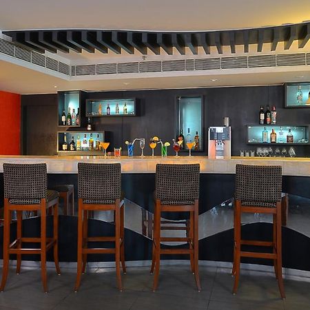 Savoy Suites Manesar Гургаон Экстерьер фото
