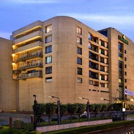 Savoy Suites Manesar Гургаон Экстерьер фото