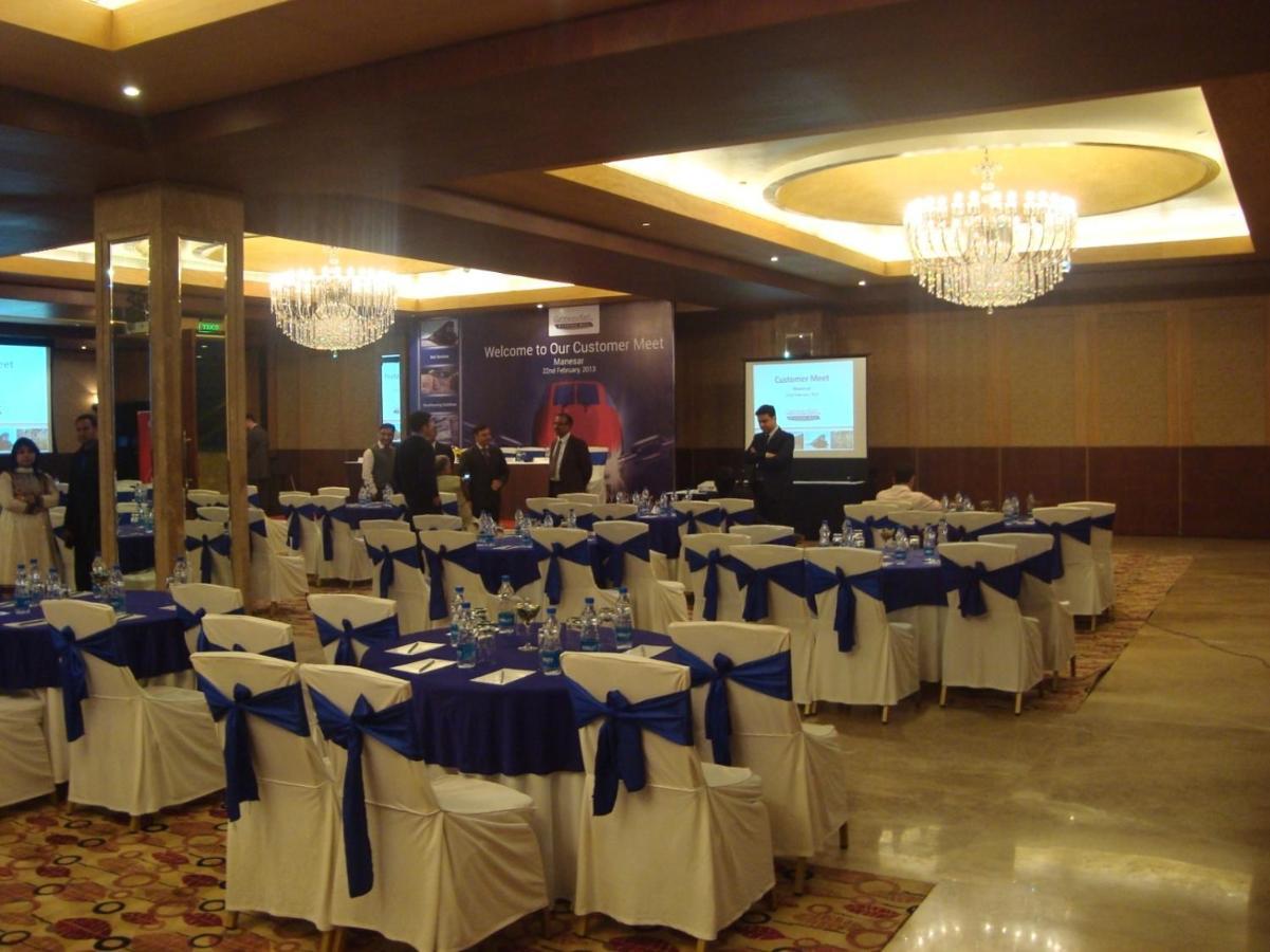 Savoy Suites Manesar Гургаон Экстерьер фото