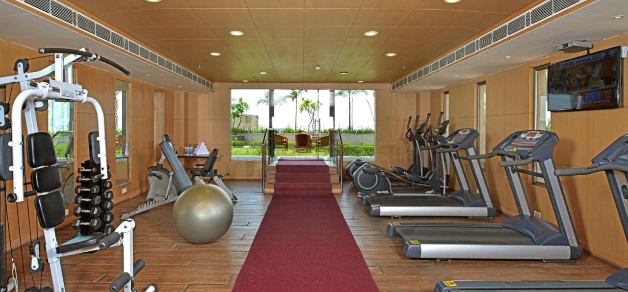 Savoy Suites Manesar Гургаон Экстерьер фото