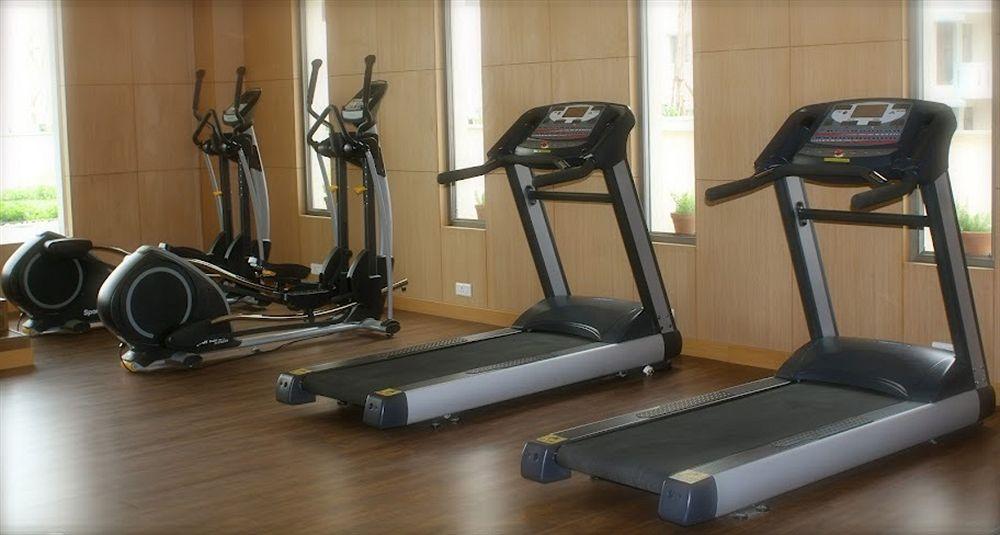 Savoy Suites Manesar Гургаон Экстерьер фото