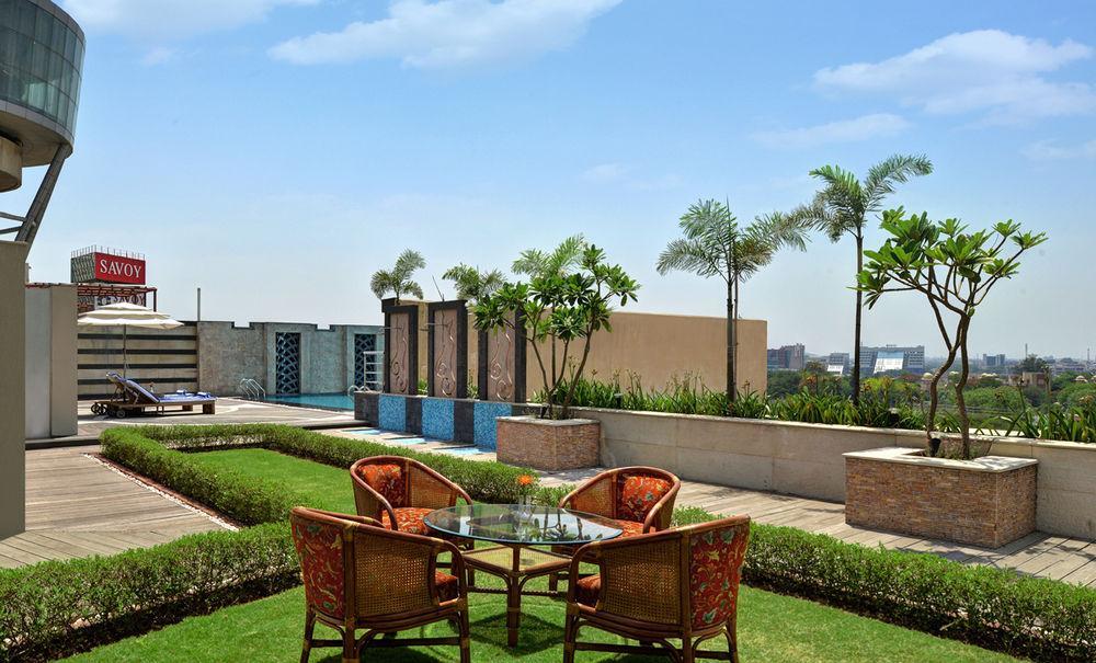 Savoy Suites Manesar Гургаон Экстерьер фото